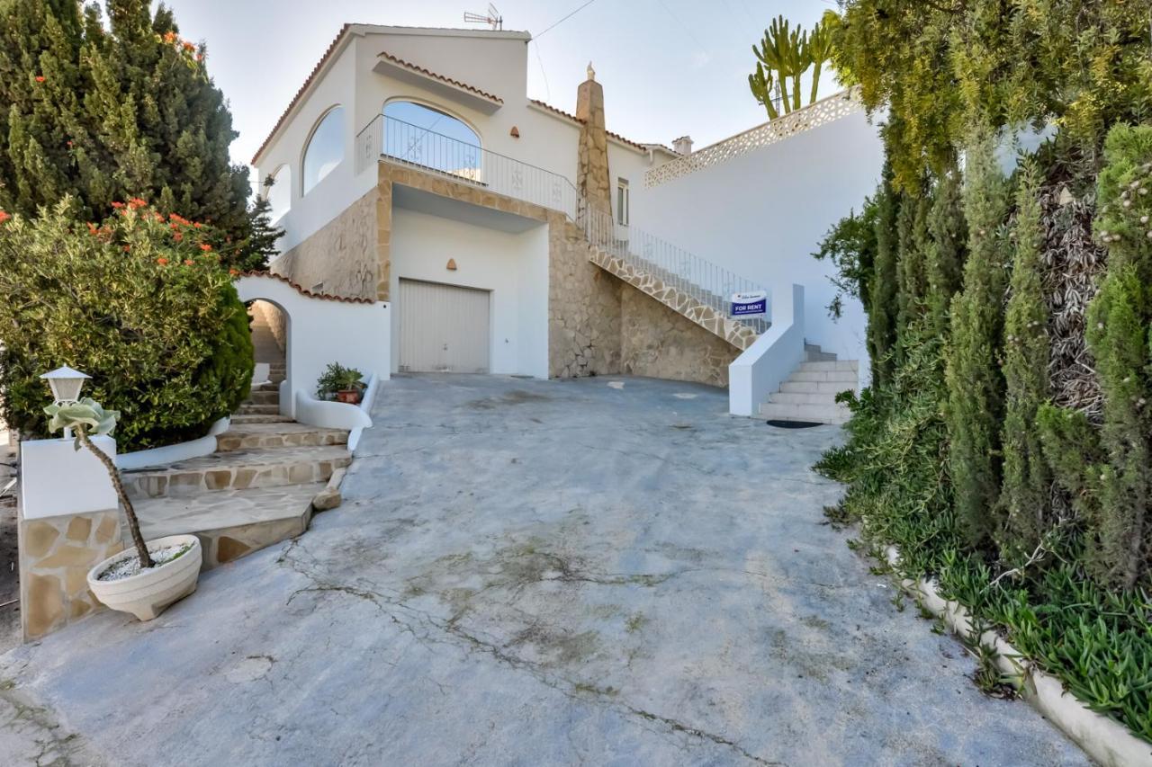 Guzman - Cucarres Villa Calp